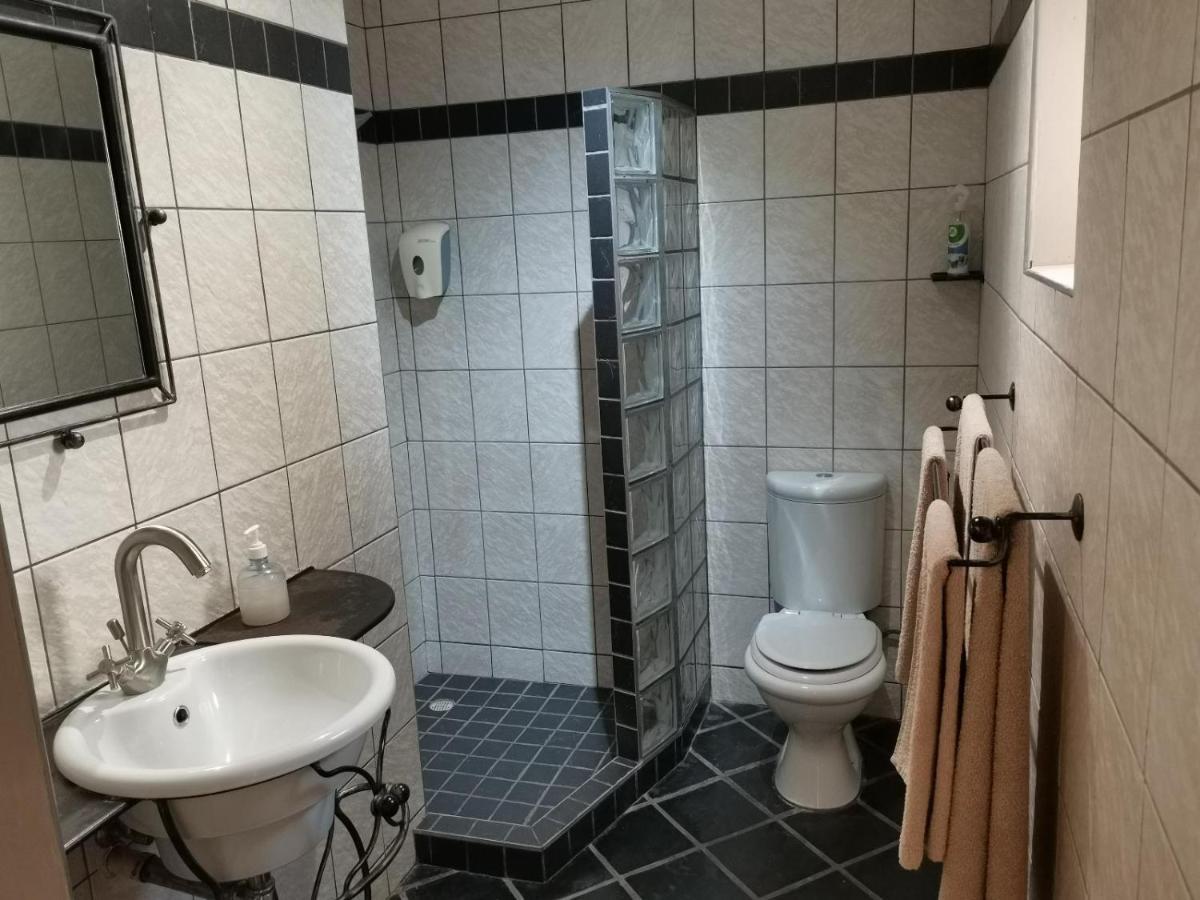 Londiningi Guesthouse Windhoek Kültér fotó